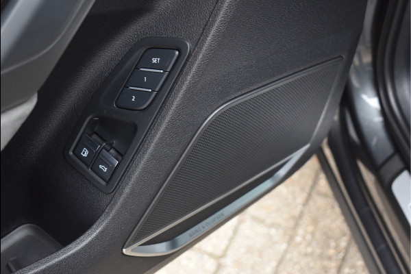 Audi Q3 45 TFSI e S-Line 245 Pk Pano Memory Sfeer Matrix 360 Camera ACC Keyless Vol Lederen Sportstoelen 20 Inch