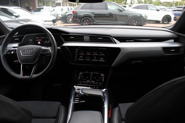 Audi e-tron 55 quattro S edition 95 kWh / SoH 96,4% / 50.665 km! / Trekhaak / Camera / Keyless / B&O /  21'' / Luchtvering / CarPlay / Stoelverwarming / DAB / ACC