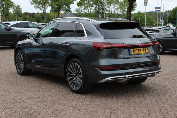 Audi e-tron 55 quattro S edition 95 kWh / SoH 96,4% / 50.665 km! / Trekhaak / Camera / Keyless / B&O /  21'' / Luchtvering / CarPlay / Stoelverwarming / DAB / ACC