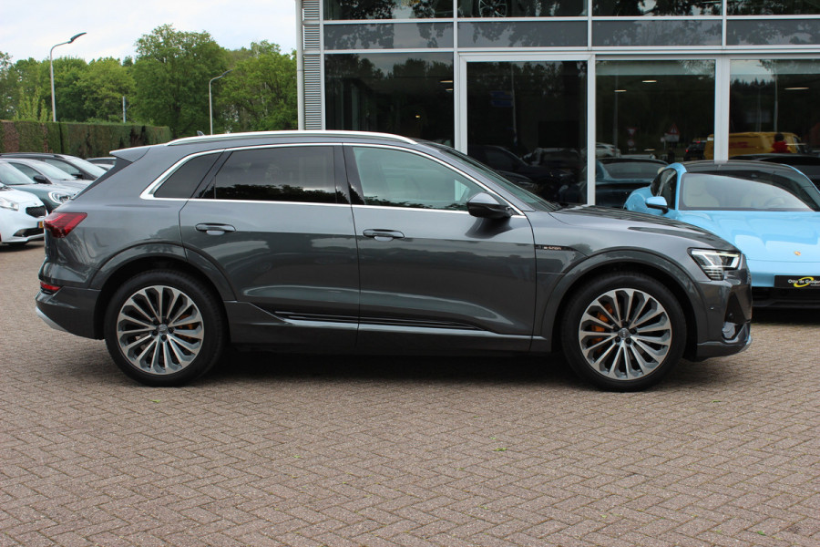 Audi e-tron 55 quattro S edition 95 kWh / SoH 96,4% / 50.665 km! / Trekhaak / Camera / Keyless / B&O /  21'' / Luchtvering / CarPlay / Stoelverwarming / DAB / ACC