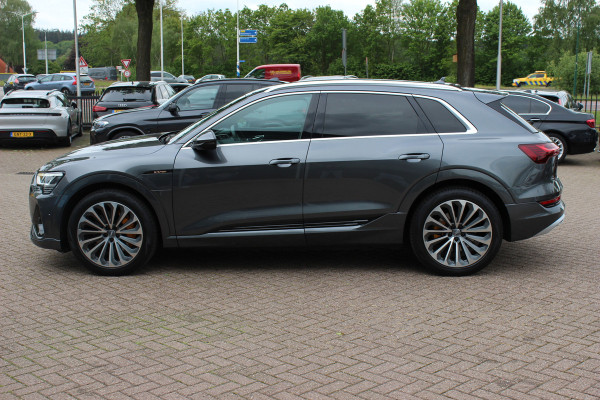 Audi e-tron 55 quattro S edition 95 kWh / SoH 96,4% / 50.665 km! / Trekhaak / Camera / Keyless / B&O /  21'' / Luchtvering / CarPlay / Stoelverwarming / DAB / ACC