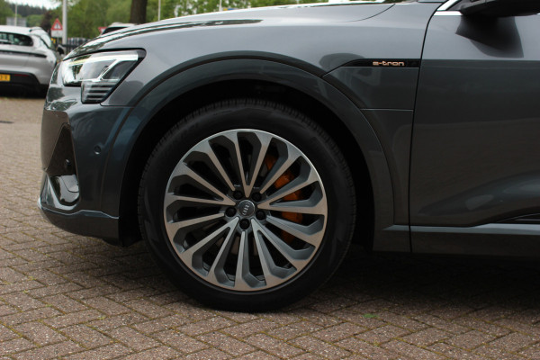 Audi e-tron 55 quattro S edition 95 kWh / SoH 96,4% / 50.665 km! / Trekhaak / Camera / Keyless / B&O /  21'' / Luchtvering / CarPlay / Stoelverwarming / DAB / ACC