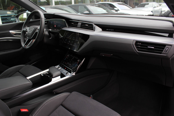 Audi e-tron 55 quattro S edition 95 kWh / SoH 96,4% / 50.665 km! / Trekhaak / Camera / Keyless / B&O /  21'' / Luchtvering / CarPlay / Stoelverwarming / DAB / ACC