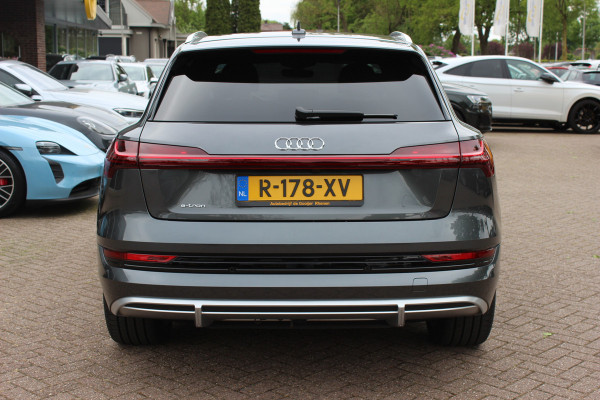 Audi e-tron 55 quattro S edition 95 kWh / SoH 96,4% / 50.665 km! / Trekhaak / Camera / Keyless / B&O /  21'' / Luchtvering / CarPlay / Stoelverwarming / DAB / ACC