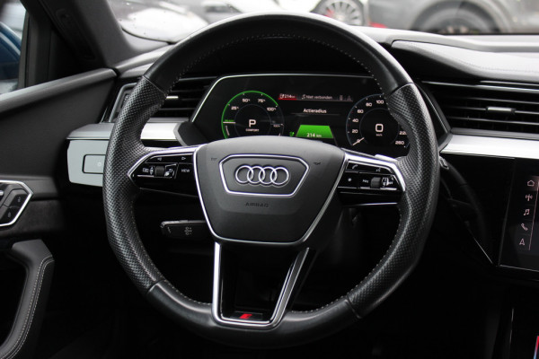 Audi e-tron 55 quattro S edition 95 kWh / SoH 96,4% / 50.665 km! / Trekhaak / Camera / Keyless / B&O /  21'' / Luchtvering / CarPlay / Stoelverwarming / DAB / ACC