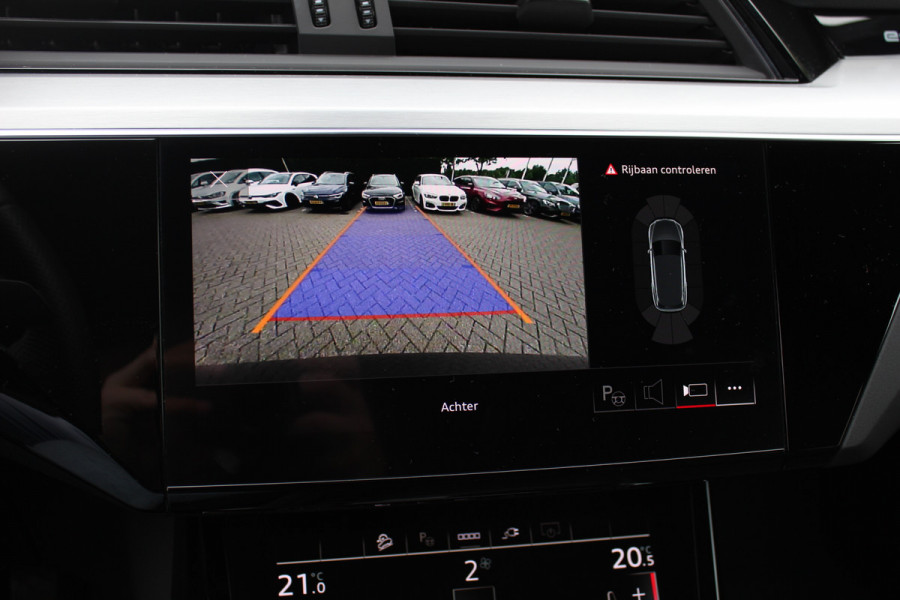 Audi e-tron 55 quattro S edition 95 kWh / SoH 96,4% / 50.665 km! / Trekhaak / Camera / Keyless / B&O /  21'' / Luchtvering / CarPlay / Stoelverwarming / DAB / ACC
