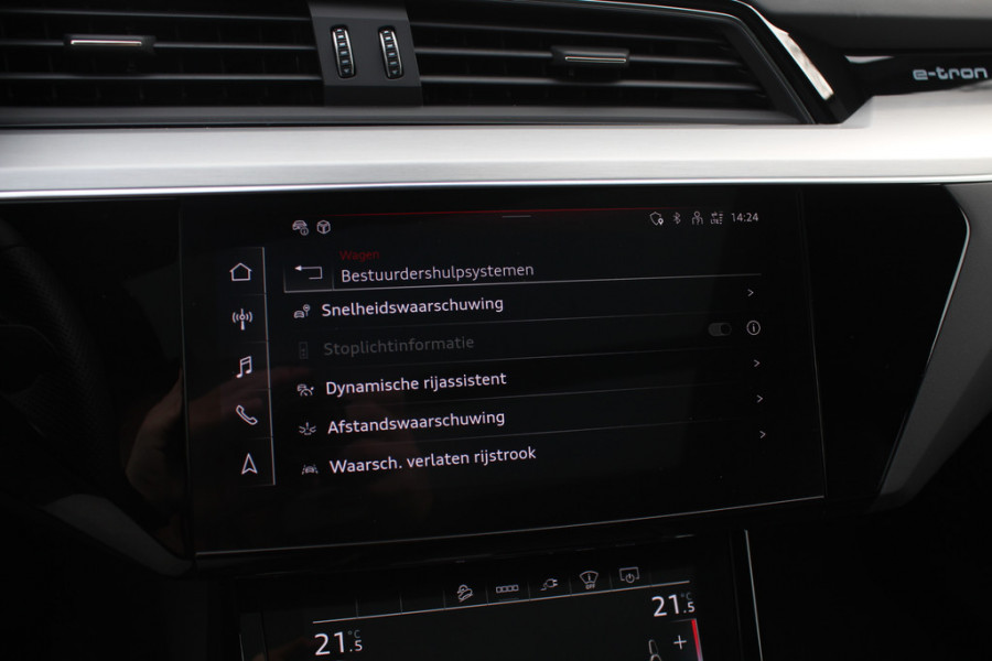 Audi e-tron 55 quattro S edition 95 kWh / SoH 96,4% / 50.665 km! / Trekhaak / Camera / Keyless / B&O /  21'' / Luchtvering / CarPlay / Stoelverwarming / DAB / ACC