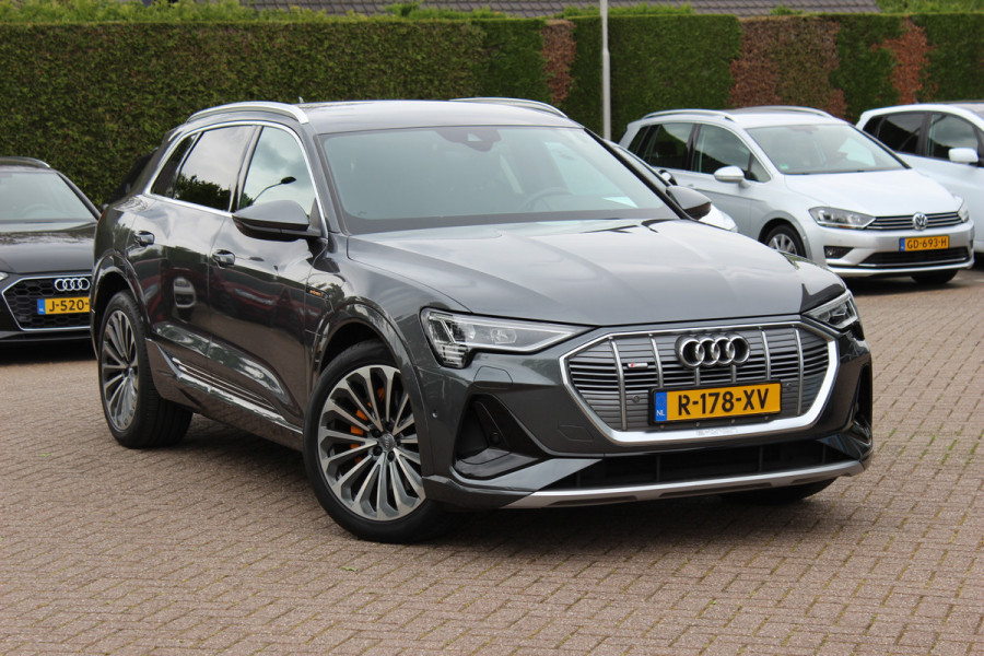Audi e-tron 55 quattro S edition 95 kWh / SoH 96,4% / 50.665 km! / Trekhaak / Camera / Keyless / B&O /  21'' / Luchtvering / CarPlay / Stoelverwarming / DAB / ACC