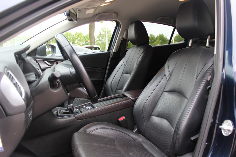Mazda 3 2.2 SkyActiv-D 150 GT-M / Camera / Head-up / Leder / Keyless / Navigatie / 18'' / Stuur+Stoelverwarming / DAB / ACC