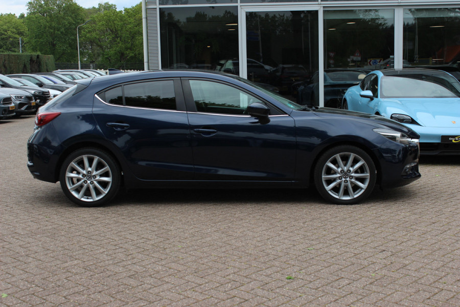 Mazda 3 2.2 SkyActiv-D 150 GT-M / Camera / Head-up / Leder / Keyless / Navigatie / 18'' / Stuur+Stoelverwarming / DAB / ACC