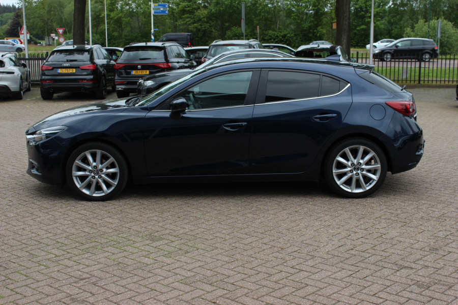 Mazda 3 2.2 SkyActiv-D 150 GT-M / Camera / Head-up / Leder / Keyless / Navigatie / 18'' / Stuur+Stoelverwarming / DAB / ACC