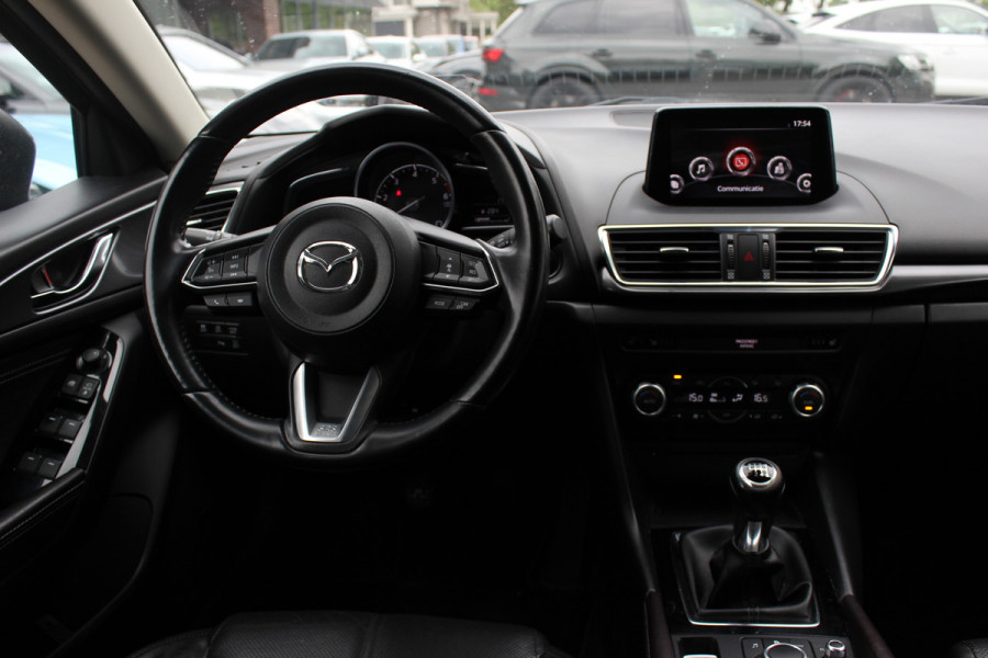 Mazda 3 2.2 SkyActiv-D 150 GT-M / Camera / Head-up / Leder / Keyless / Navigatie / 18'' / Stuur+Stoelverwarming / DAB / ACC