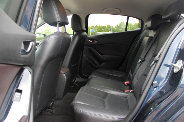 Mazda 3 2.2 SkyActiv-D 150 GT-M / Camera / Head-up / Leder / Keyless / Navigatie / 18'' / Stuur+Stoelverwarming / DAB / ACC