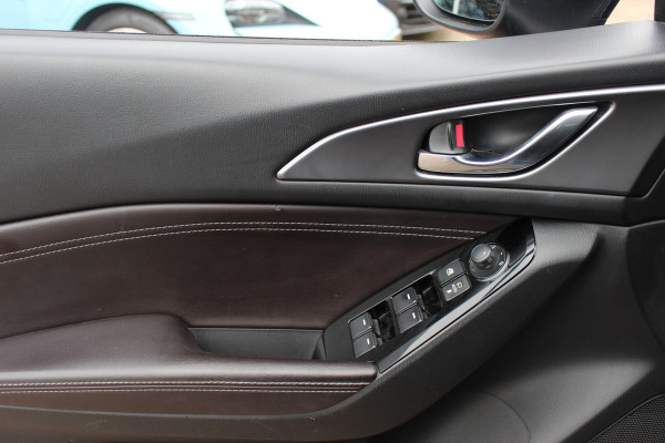 Mazda 3 2.2 SkyActiv-D 150 GT-M / Camera / Head-up / Leder / Keyless / Navigatie / 18'' / Stuur+Stoelverwarming / DAB / ACC