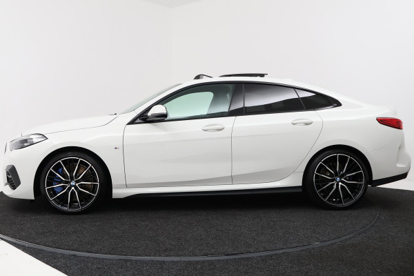 BMW 2 Serie Gran Coupé 218i Executive Edition (PANORAMADAK, STOELVERWARMING, STUURVERWARMING, NAVIGATIE, DEALER ONDERHOUDEN)