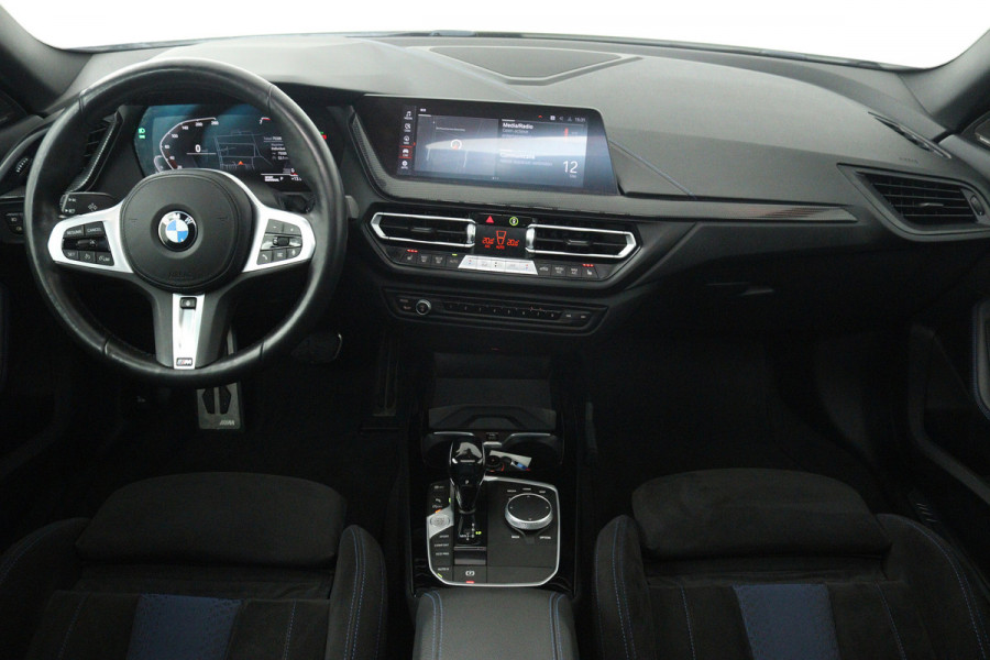 BMW 2 Serie Gran Coupé 218i Executive Edition (PANORAMADAK, STOELVERWARMING, STUURVERWARMING, NAVIGATIE, DEALER ONDERHOUDEN)