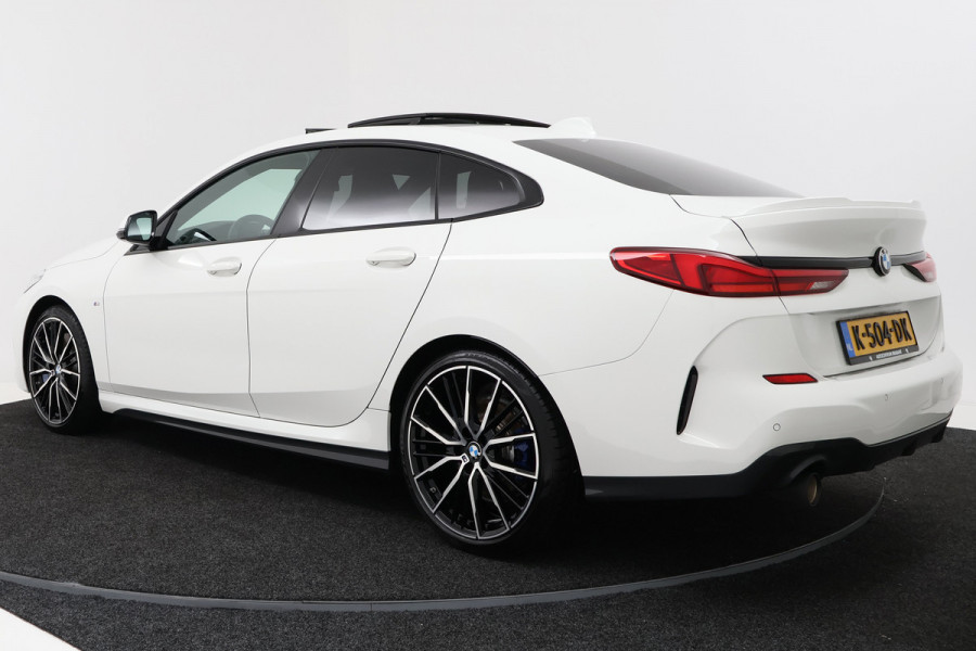 BMW 2 Serie Gran Coupé 218i Executive Edition (PANORAMADAK, STOELVERWARMING, STUURVERWARMING, NAVIGATIE, DEALER ONDERHOUDEN)