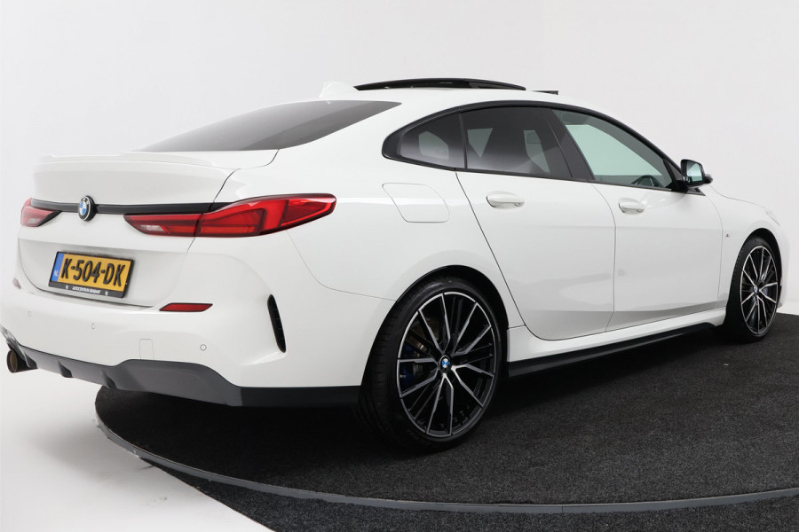 BMW 2 Serie Gran Coupé 218i Executive Edition (PANORAMADAK, STOELVERWARMING, STUURVERWARMING, NAVIGATIE, DEALER ONDERHOUDEN)