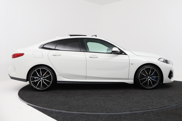 BMW 2 Serie Gran Coupé 218i Executive Edition (PANORAMADAK, STOELVERWARMING, STUURVERWARMING, NAVIGATIE, DEALER ONDERHOUDEN)