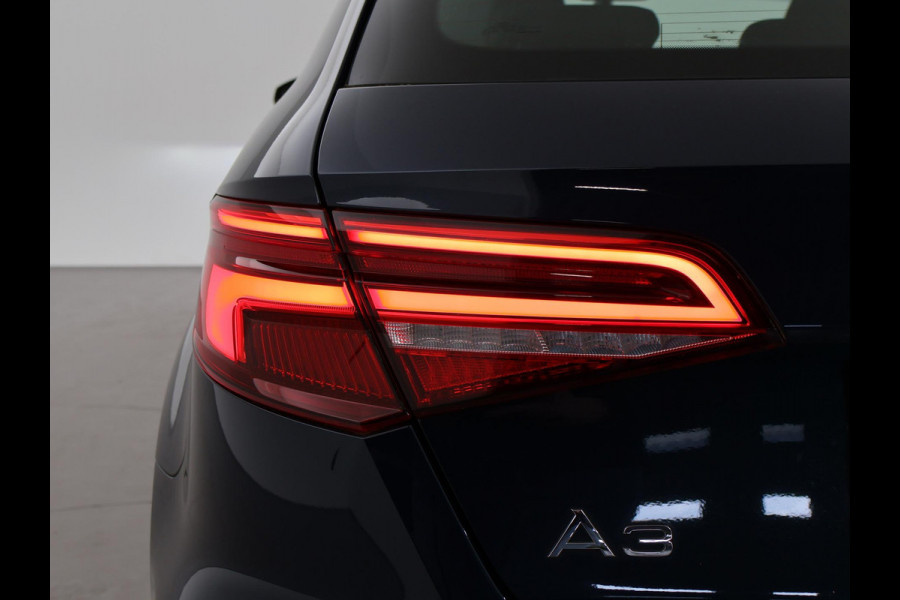 Audi A3 Sportback 40 TFSI 190 PK S-TONIC AUT. DESIGN PRO LINE *COSMOSBLAUW METALLIC* + CARPLAY | STOEL/STUURVERW. | 18 INCH