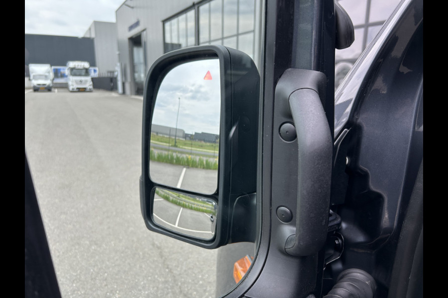 Mercedes-Benz Sprinter 317 CDI L2 H2 Pro LED / MBUX / Navigatie / Camera / Parkeersensoren / Cruise control / Airco / 270 Graden achterdeuren