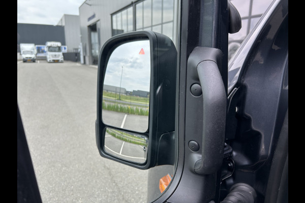 Mercedes-Benz Sprinter 317 CDI L2 H2 Pro LED / MBUX / Navigatie / Camera / Parkeersensoren / Cruise control / Airco / 270 Graden achterdeuren