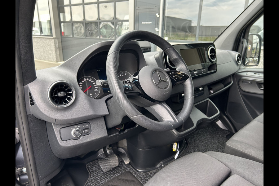 Mercedes-Benz Sprinter 317 CDI L2 H2 Pro LED / MBUX / Navigatie / Camera / Parkeersensoren / Cruise control / Airco / 270 Graden achterdeuren