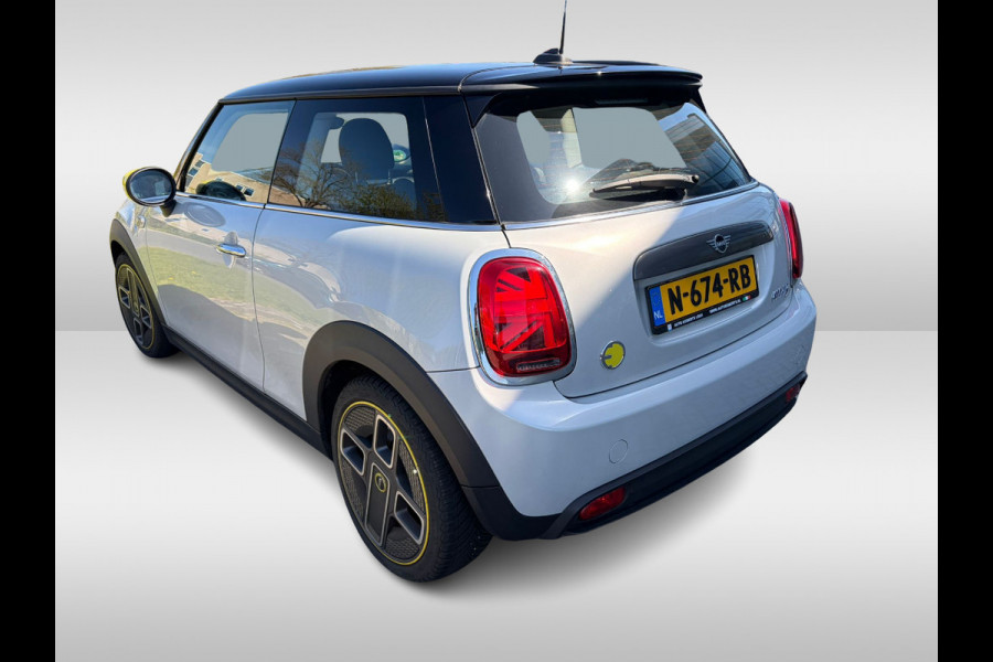 MINI Mini Electric Basic 33 kWh / CarPlay / Parkeerhulp V+A / 17'' / Virtual Cockpit / DAB / Cruise Control