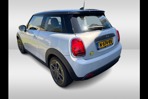 MINI Mini Electric Basic 33 kWh / CarPlay / Parkeerhulp V+A / 17'' / Virtual Cockpit / DAB / Cruise Control