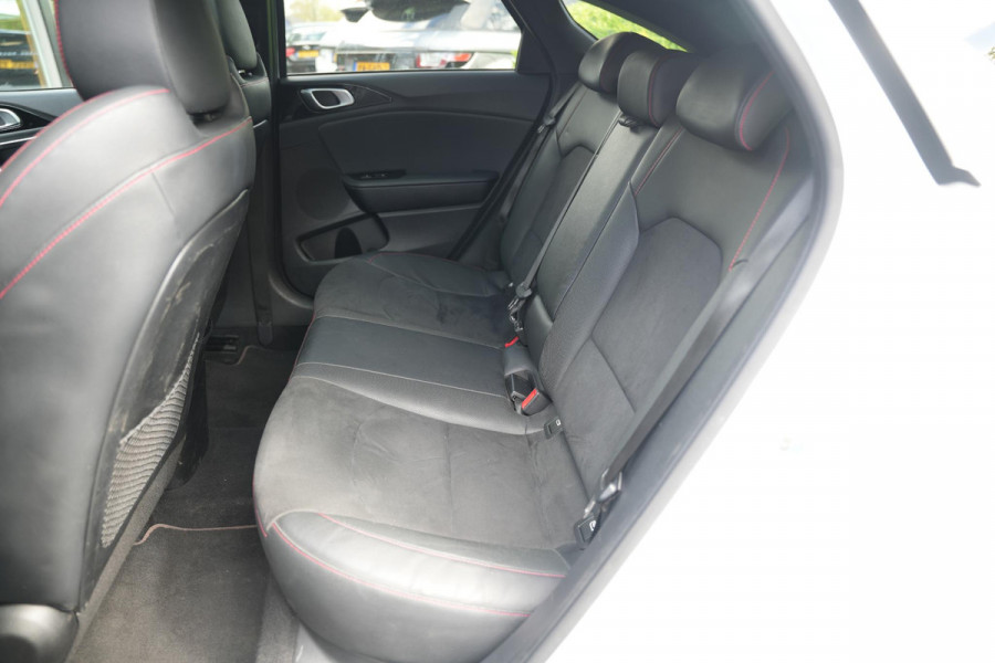 Kia ProCeed 1.6 T-GDI GT Panoramadak JBL Sportstoelen Camera Lane Assist