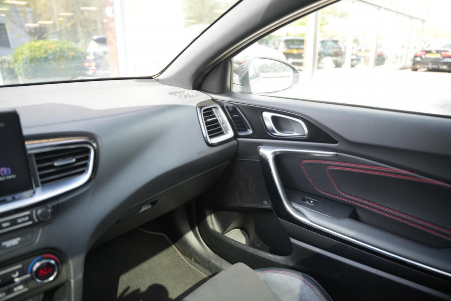 Kia ProCeed 1.6 T-GDI GT Panoramadak JBL Sportstoelen Camera Lane Assist