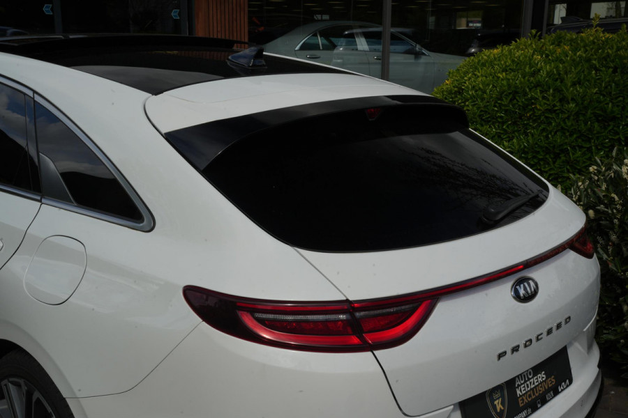 Kia ProCeed 1.6 T-GDI GT Panoramadak JBL Sportstoelen Camera Lane Assist