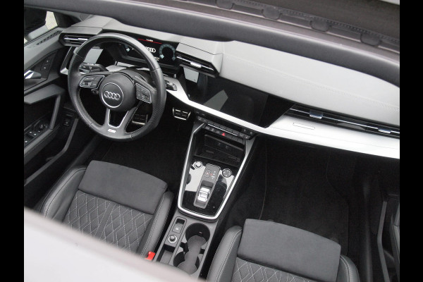 Audi A3 Sportback 45 TFSI e S edition Competition | Panoramadak | RS stoelen | Black optic pakket |