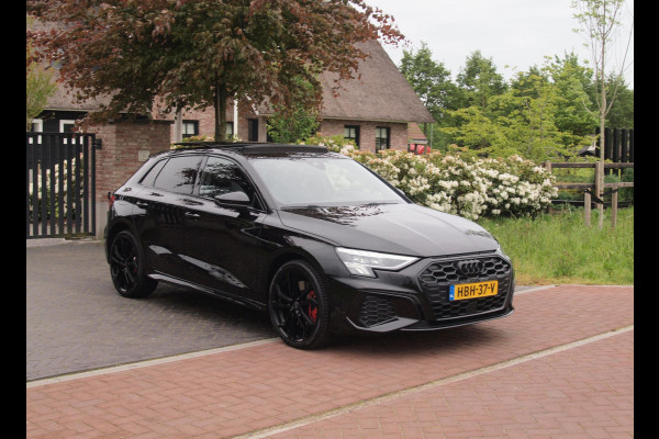Audi A3 Sportback 45 TFSI e S edition Competition | Panoramadak | RS stoelen | Black optic pakket |
