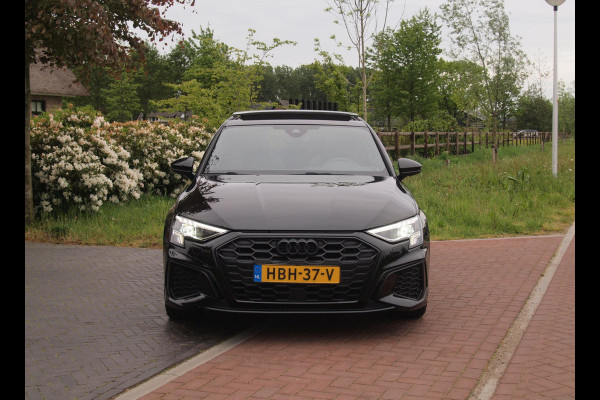 Audi A3 Sportback 45 TFSI e S edition Competition | Panoramadak | RS stoelen | Black optic pakket |