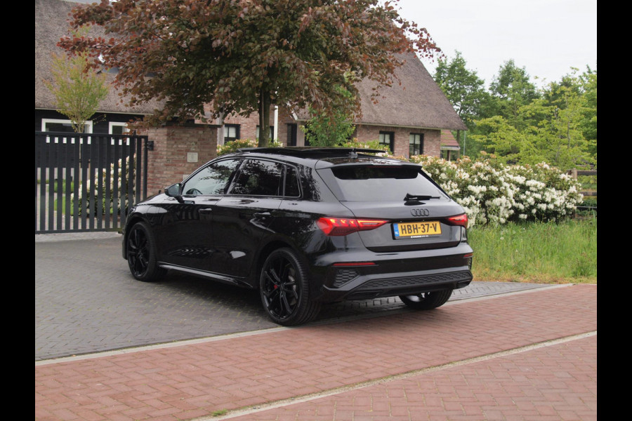 Audi A3 Sportback 45 TFSI e S edition Competition | Panoramadak | RS stoelen | Black optic pakket |