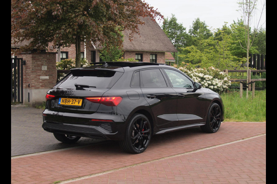 Audi A3 Sportback 45 TFSI e S edition Competition | Panoramadak | RS stoelen | Black optic pakket |