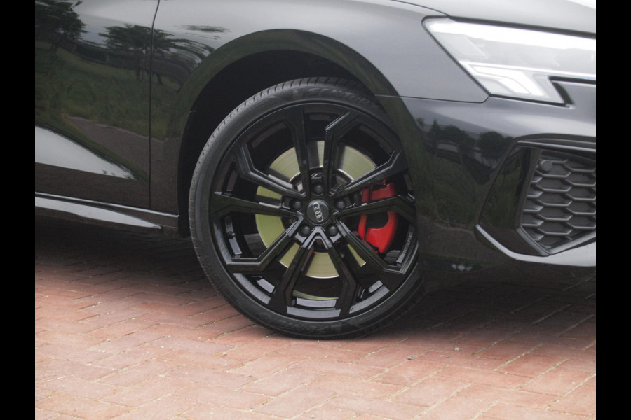 Audi A3 Sportback 45 TFSI e S edition Competition | Panoramadak | RS stoelen | Black optic pakket |