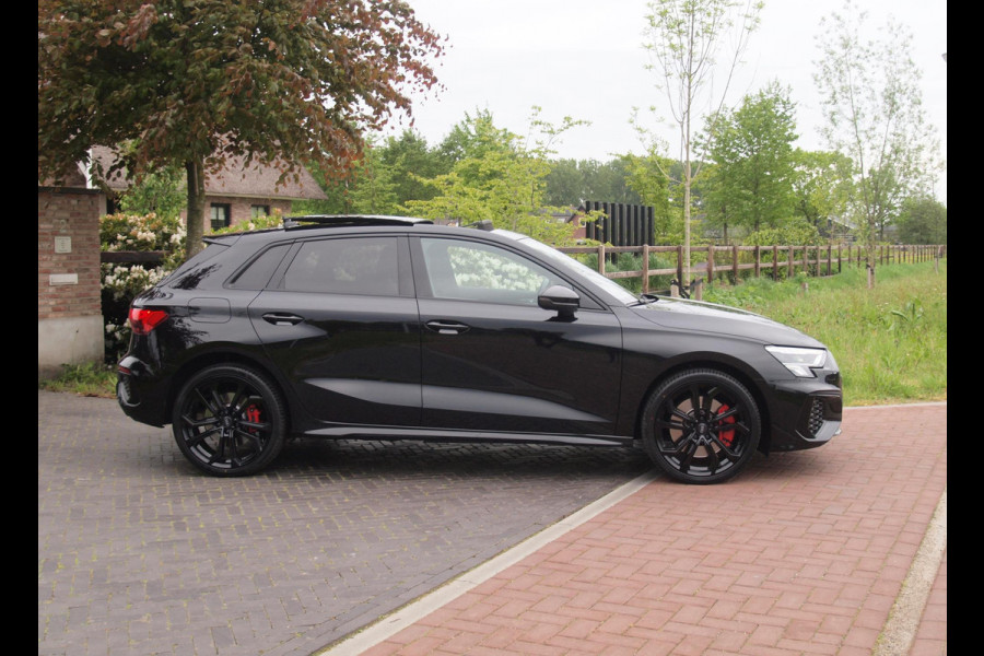 Audi A3 Sportback 45 TFSI e S edition Competition | Panoramadak | RS stoelen | Black optic pakket |