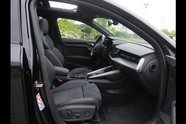 Audi A3 Sportback 45 TFSI e S edition Competition | Panoramadak | RS stoelen | Black optic pakket |