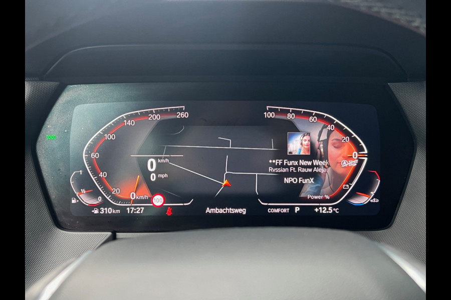 BMW 1-serie BWJ 2021 | 118i 136PK High Ex AUTOMAAT | SPORTSTOELEN | CLIMA | NAVI | CARPLAY | PDC 2X | LEDER/STOF | 18'' LMV