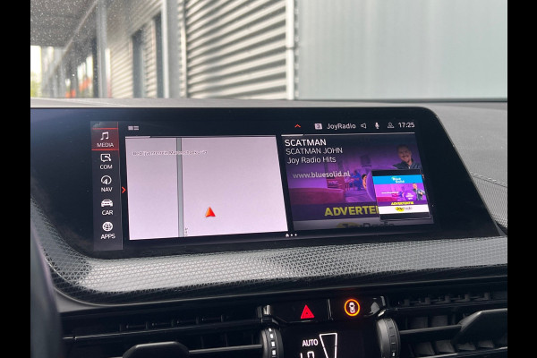 BMW 1-serie BWJ 2021 | 118i 136PK High Ex AUTOMAAT | SPORTSTOELEN | CLIMA | NAVI | CARPLAY | PDC 2X | LEDER/STOF | 18'' LMV