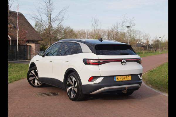 Volkswagen ID.4 First 77 kWh | Camera | Trekhaak | Sfeerverlichting | Apple Carplay | Cruise Control |
