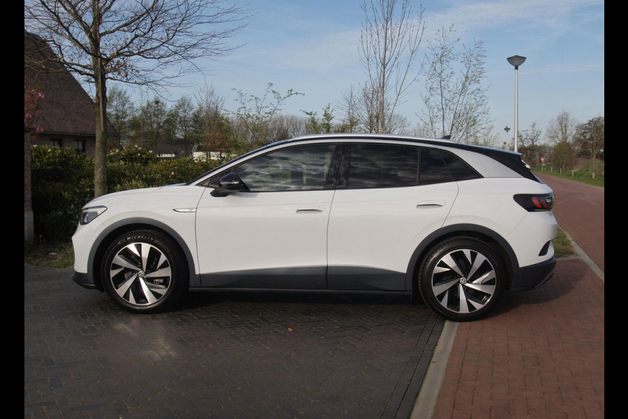 Volkswagen ID.4 First 77 kWh | Camera | Trekhaak | Sfeerverlichting | Apple Carplay | Cruise Control |