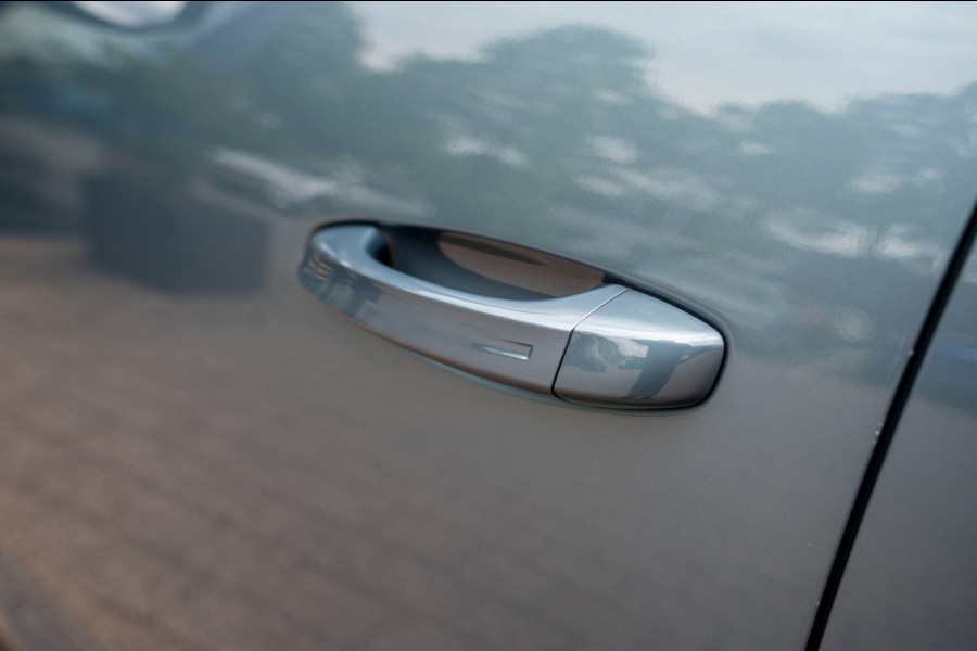 Peugeot 3008 1.2 Hybrid 136 Allure|Prijs rijklaar incl. 12 mnd garantie| Camera Carplay DAB parkeersensoren achter LMV LED