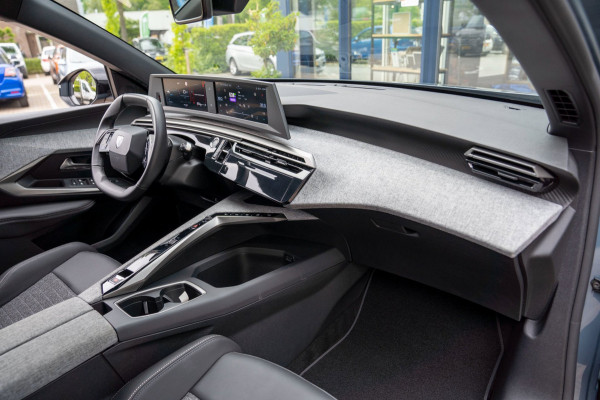 Peugeot 3008 1.2 Hybrid 136 Allure|Prijs rijklaar incl. 12 mnd garantie| Camera Carplay DAB parkeersensoren achter LMV LED