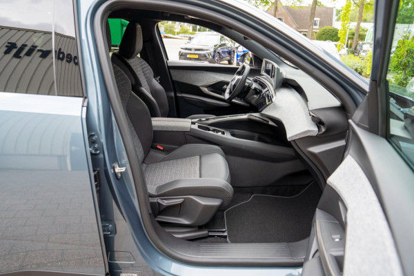 Peugeot 3008 1.2 Hybrid 136 Allure|Prijs rijklaar incl. 12 mnd garantie| Camera Carplay DAB parkeersensoren achter LMV LED