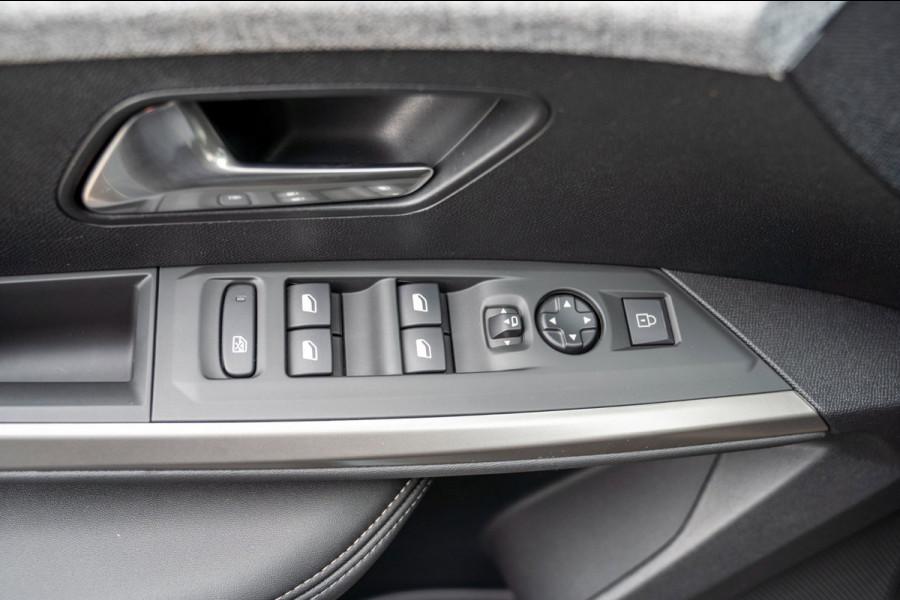 Peugeot 3008 1.2 Hybrid 136 Allure|Prijs rijklaar incl. 12 mnd garantie| Camera Carplay DAB parkeersensoren achter LMV LED