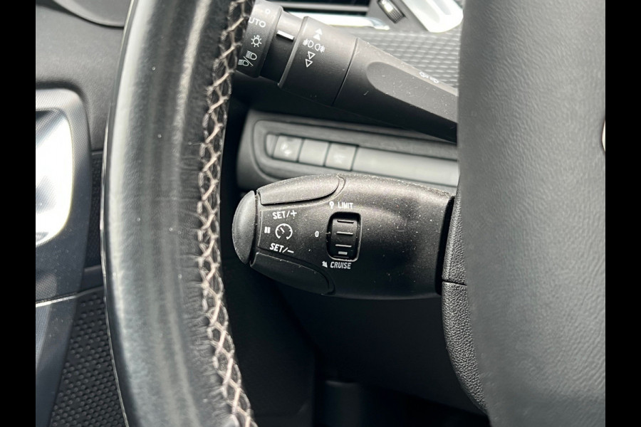 Peugeot 2008 BWJ 2018 | 1.2PT 111PK Allure AUTOMAAT | TREKHAAK | PANO DAK | CLIMA | NAVI | CAMERA A | LEDER/STOF | CARPLAY |