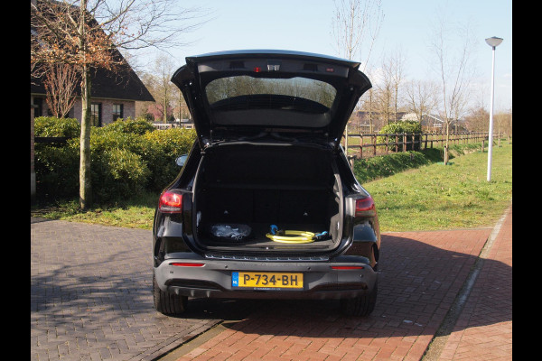 Mercedes-Benz EQA 250 Business Solution AMG 67 kWh | SOH 99% | Sfeerverlichting | 14.000 KM | NL-Auto | Nieuwstaat |